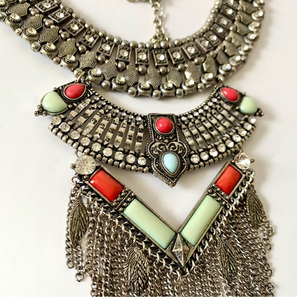 Huge statement bib necklace - Picture 2 of 3